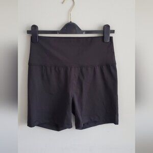 Yogalicious Womens Black Bike Shorts. Womens XL. EUC